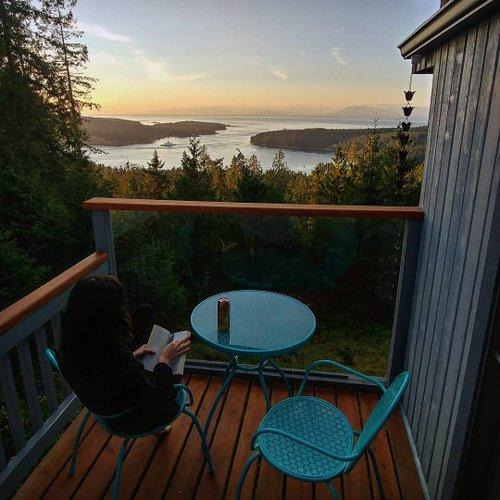 mobile - carousel-hero-element image-4